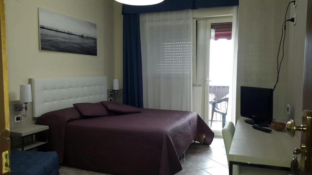 Hotel Bella Riviera Lungomare เวียเรจโจ ภายนอก รูปภาพ